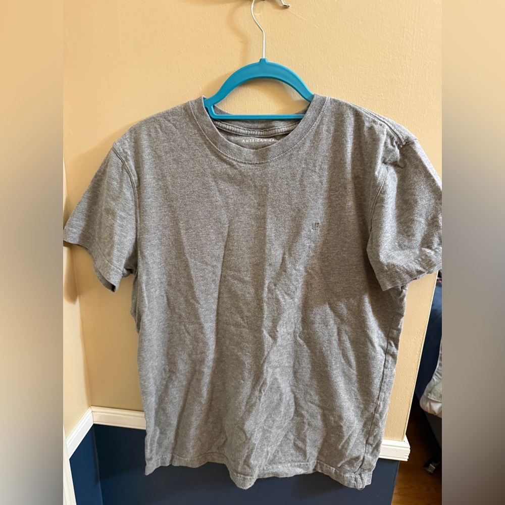 American Eagle Men’s Small Gray Cotten Tee Worn Once